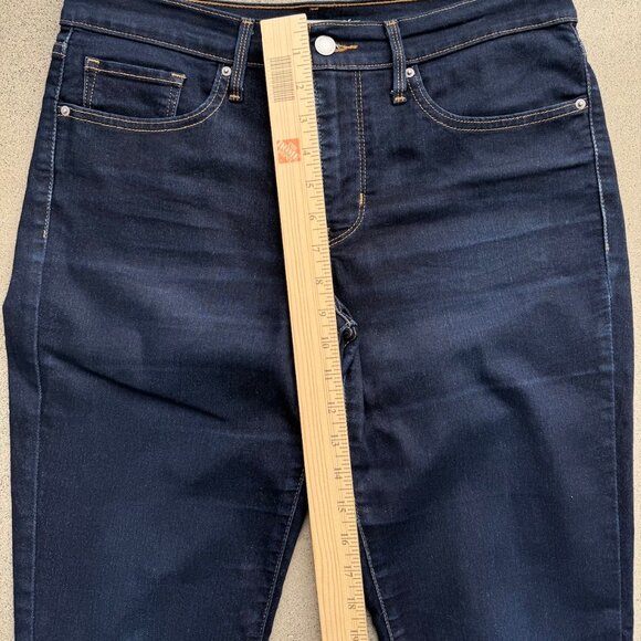 Levi's 311 Shaping Skinny Dark Wash - Size 30 - Picture 6 of 9